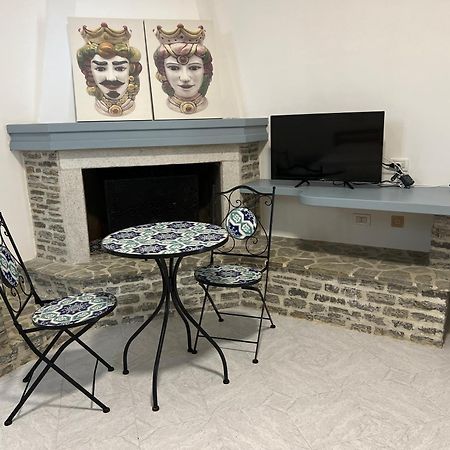 Villa Dolce Vita Rooms Castelluzzo Exteriör bild