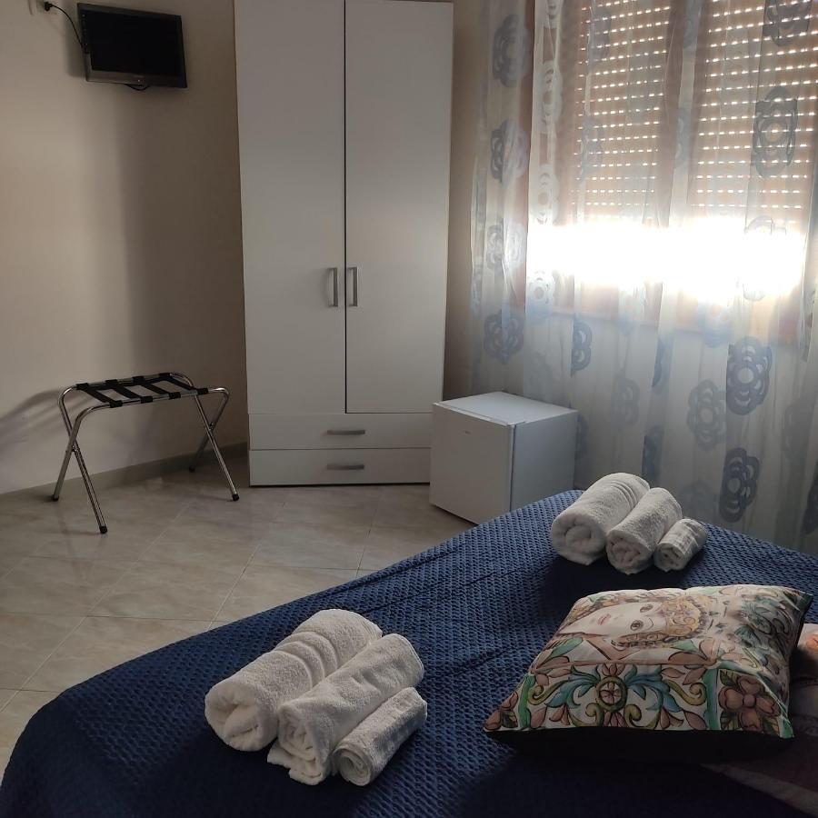 Villa Dolce Vita Rooms Castelluzzo Exteriör bild
